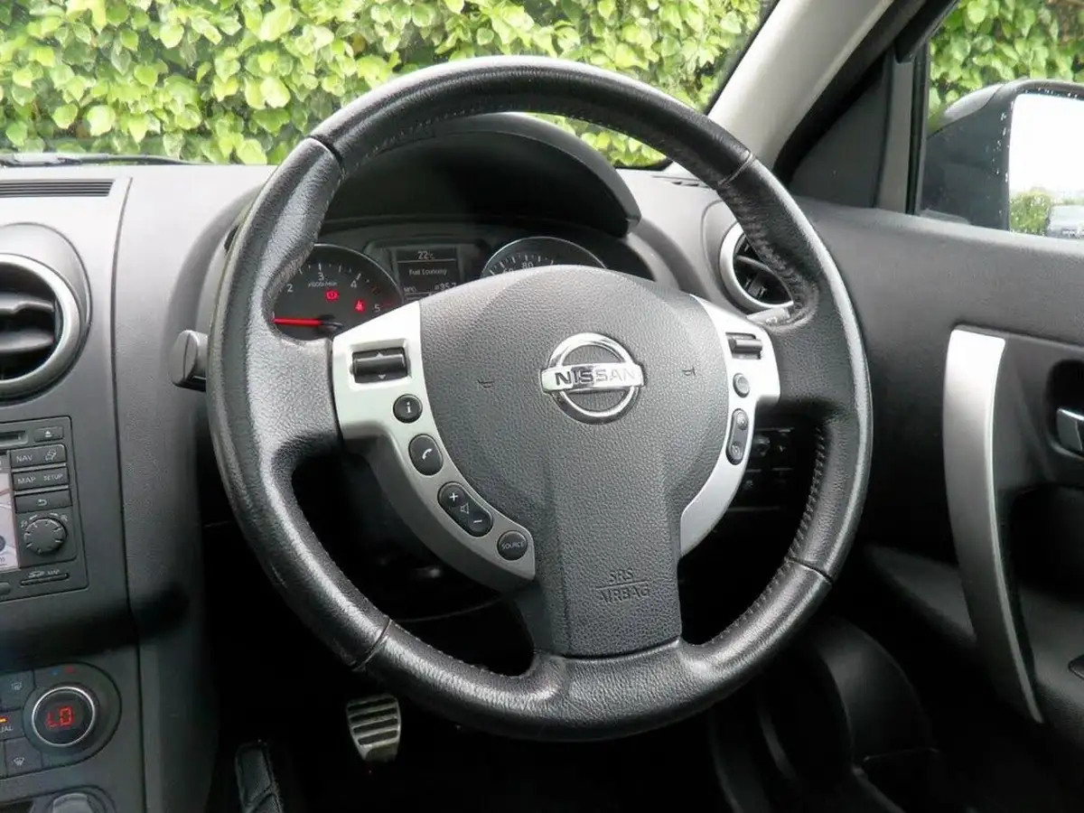 2012-nissan-qashqai-15td-n-tec-big-25