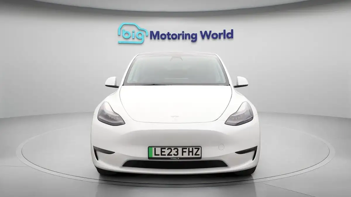 2023-tesla-model-y-e-long-range-big-2