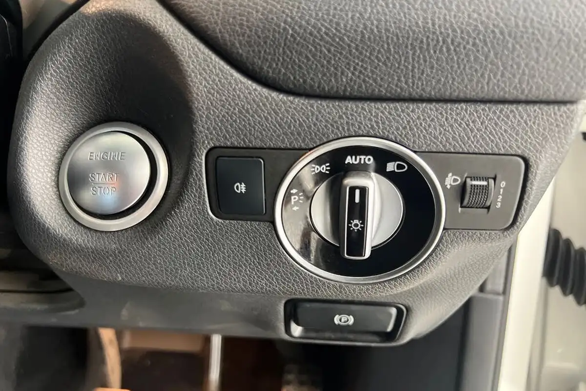 2018-mercedes-benz-gla-class-16-gla-200-amg-line-154bhp-big-32