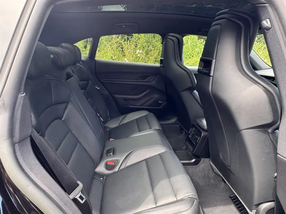 2023-porsche-taycan-e-sport-turismo-476ps-performance-battery-plus-big-14