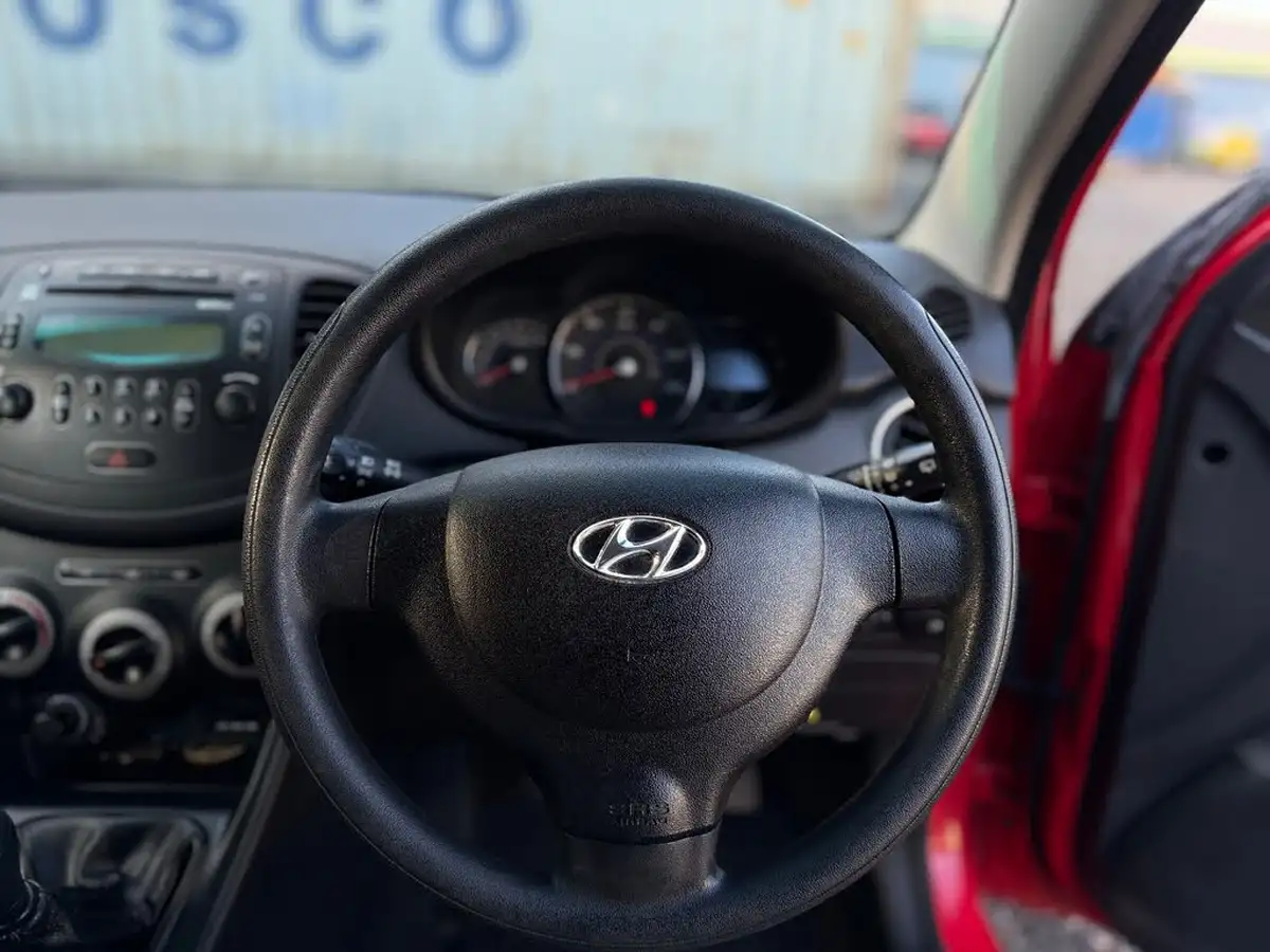 2012-hyundai-i10-12-classic-85bhp-big-14