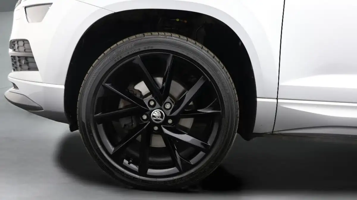 2019-skoda-karoq-20-tsi-sportline-big-18