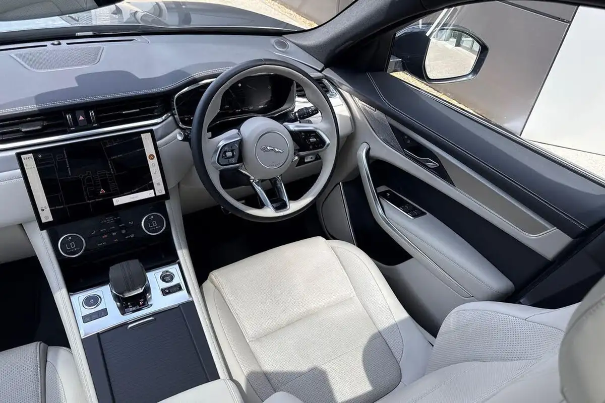 2023-jaguar-f-pace-20-p250-r-dynamic-se-black-big-28