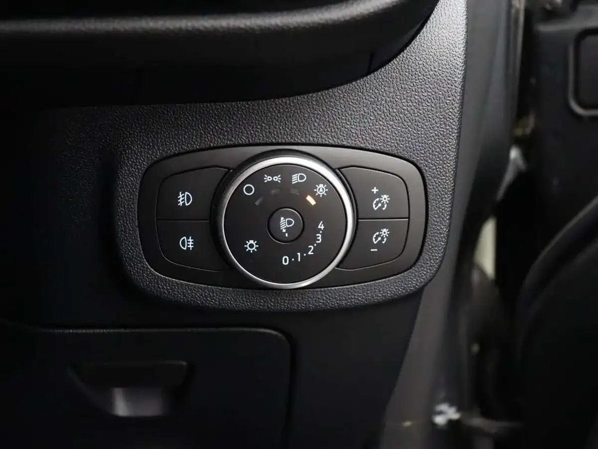 2020-ford-fiesta-10t-st-line-edition-155ps-hybrid-mhev-5d-big-32
