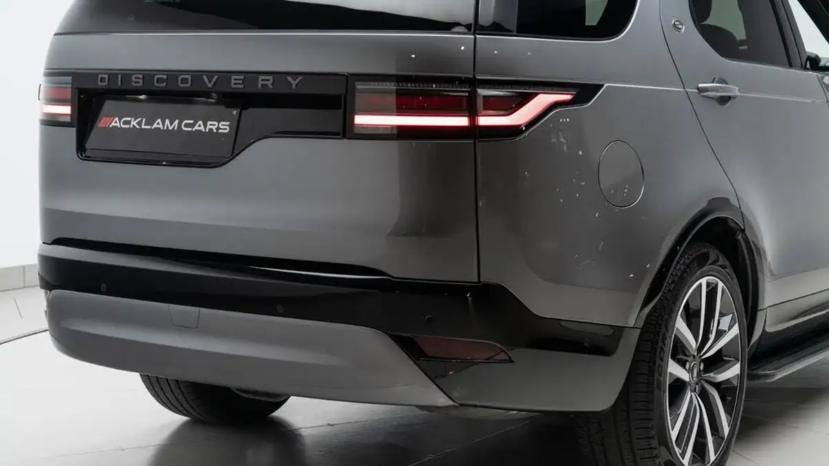 2023-land-rover-discovery-30-d300-dynamic-se-big-34