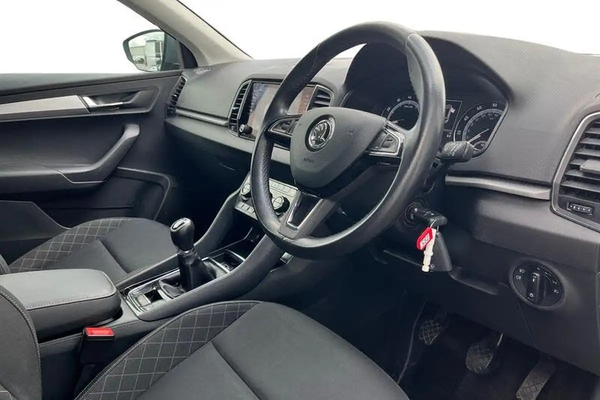 2020-skoda-karoq-15-tsi-se-technology-big-8
