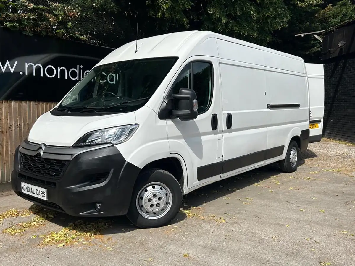 2020-citroen-relay-22bluehdi-35-l3h2-driver-big-5