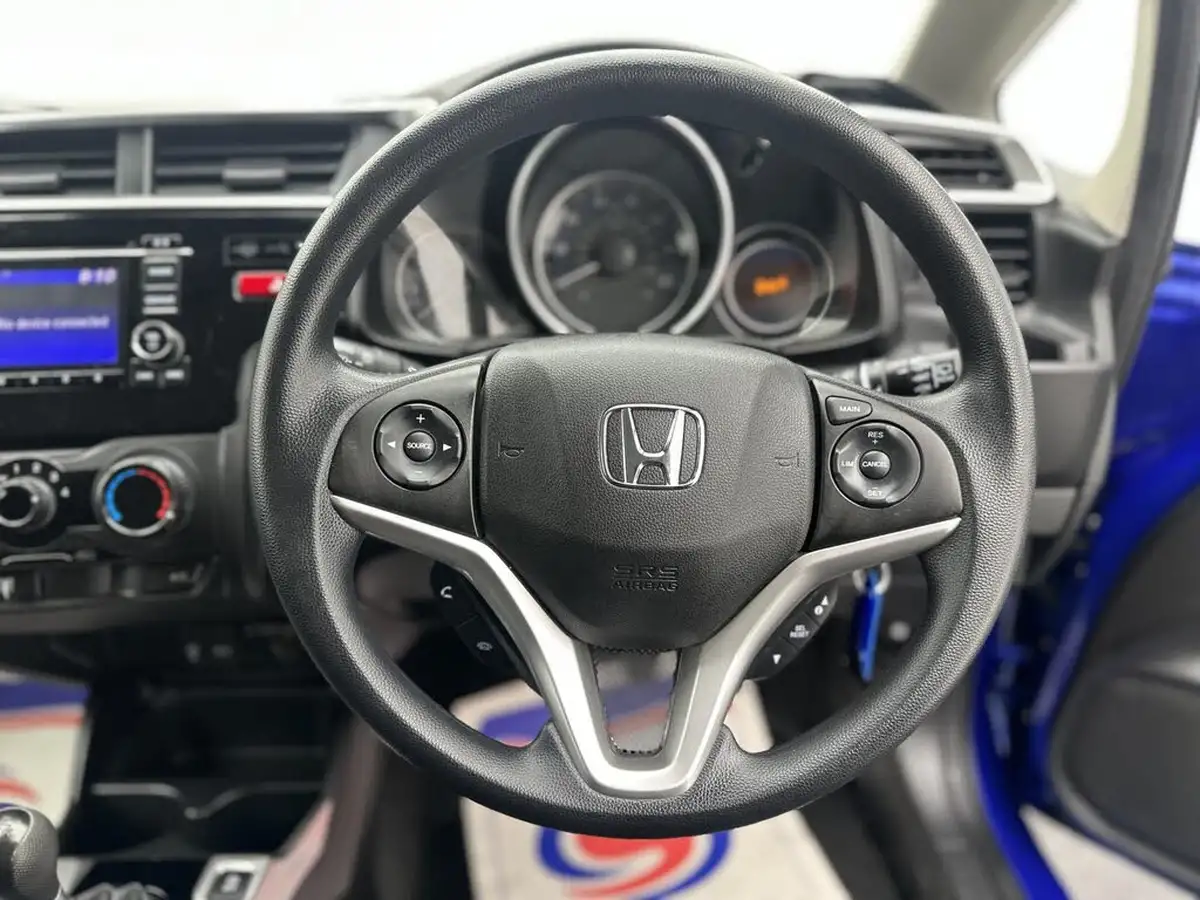 2015-honda-jazz-13-i-vtec-s-big-26