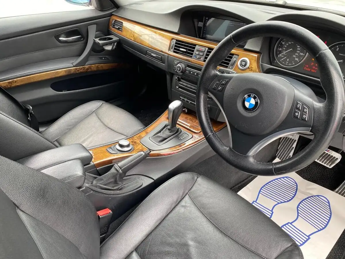 2009-bmw-3-series-big-19