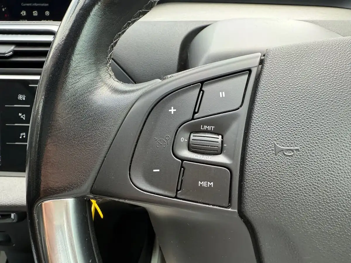 2017-citroen-grand-c4-picasso-16bluehdi-flair-big-48