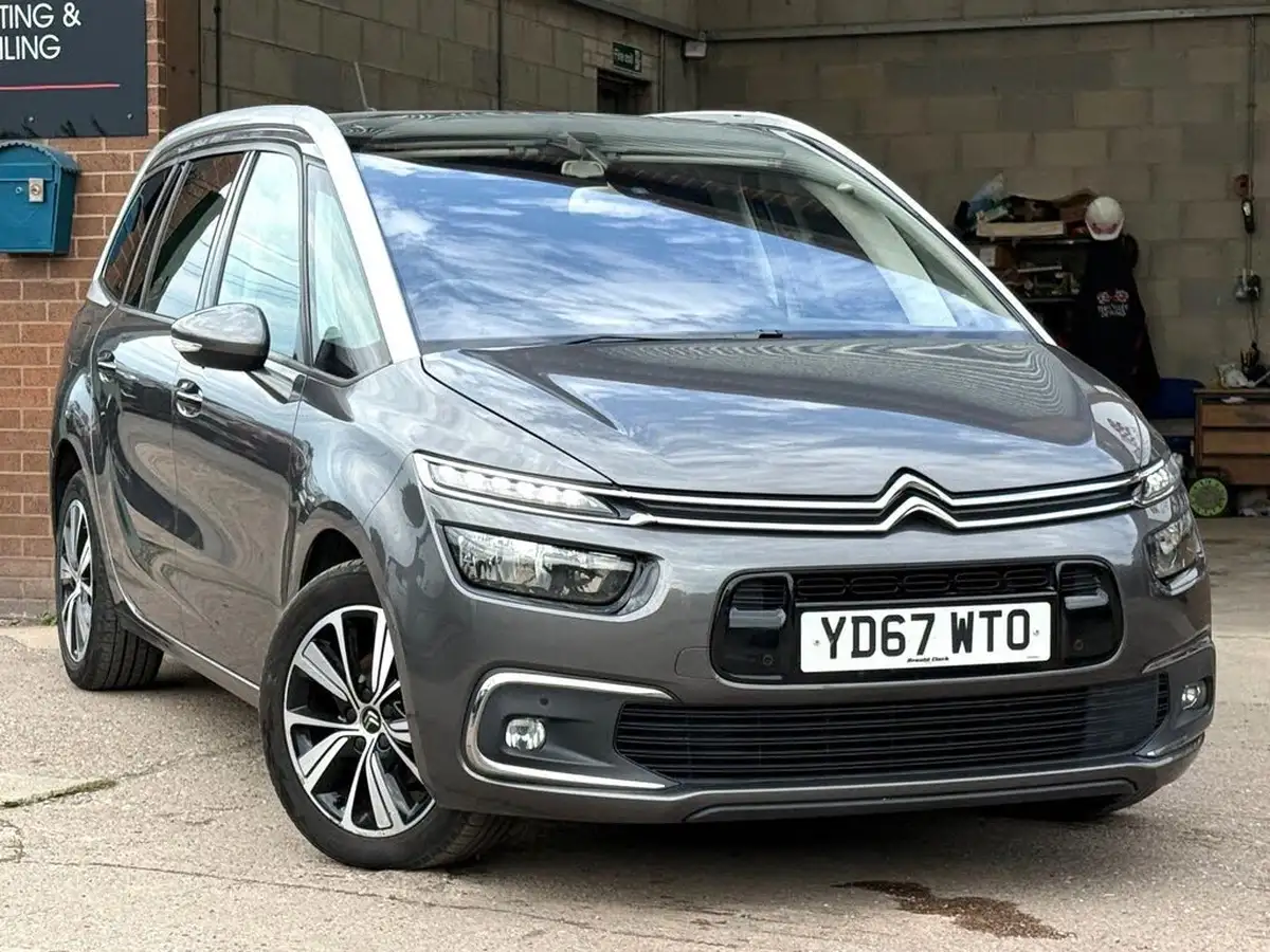 2017-citroen-grand-c4-picasso-16bluehdi-flair-big-0
