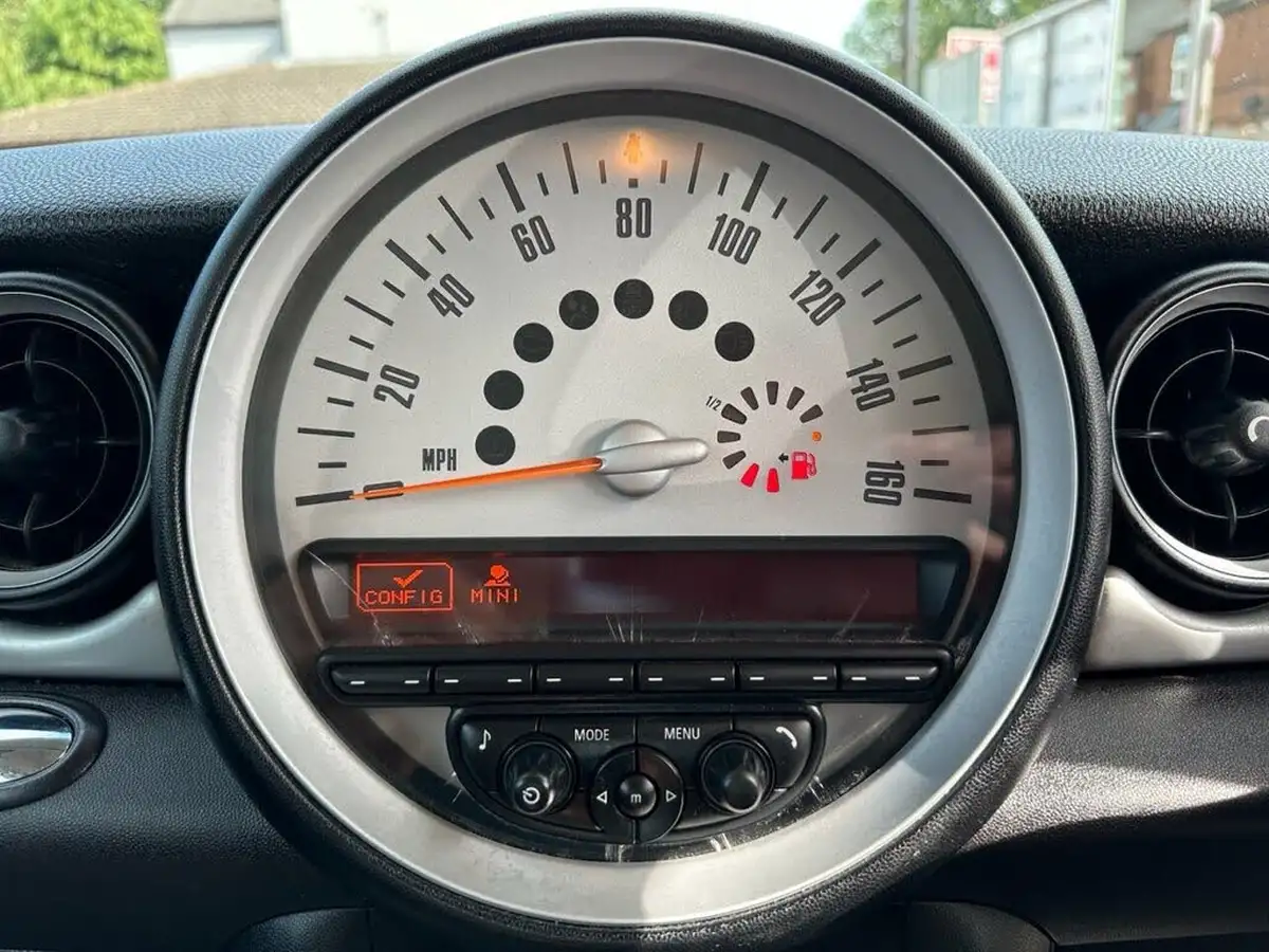 2012-mini-cooper-16-one-98bhp-hatchback-3d-auto-big-28