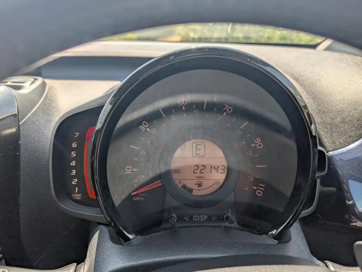2017-toyota-aygo-10-vvt-i-x-pression-tss-5d-x-shift-big-12