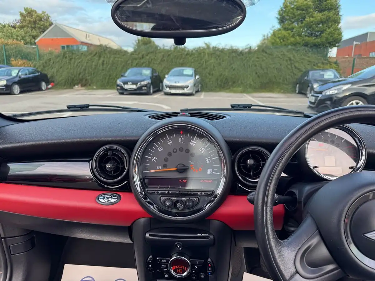 2015-mini-cooper-16-one-ss-big-14