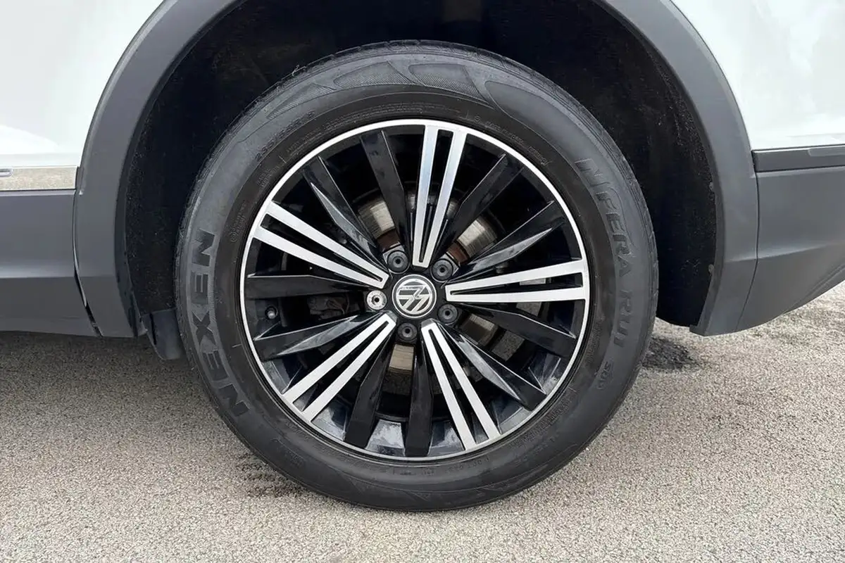 2018-volkswagen-tiguan-20tdi-se-navigation-150ps-4motion-ss-dsg-big-23