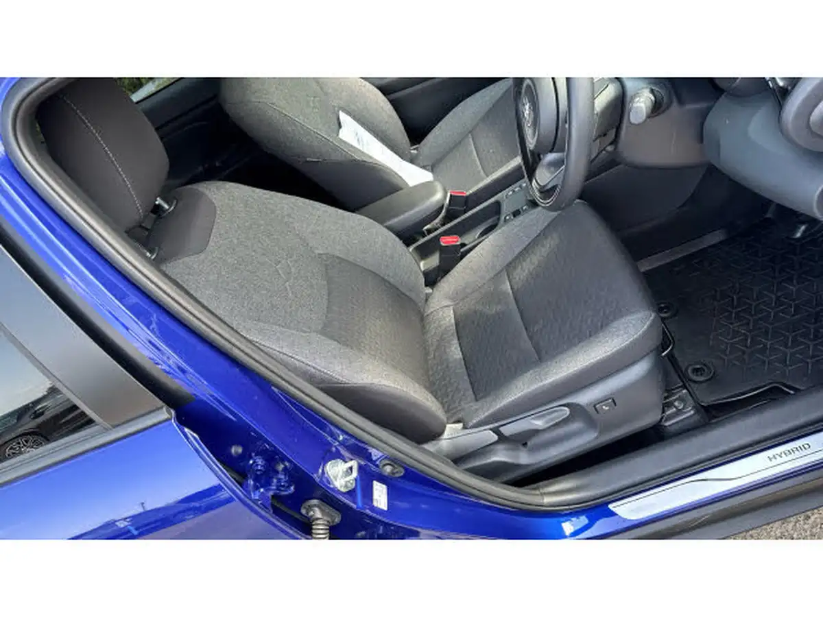 2023-toyota-yaris-cross-15-vvt-i-design-big-34