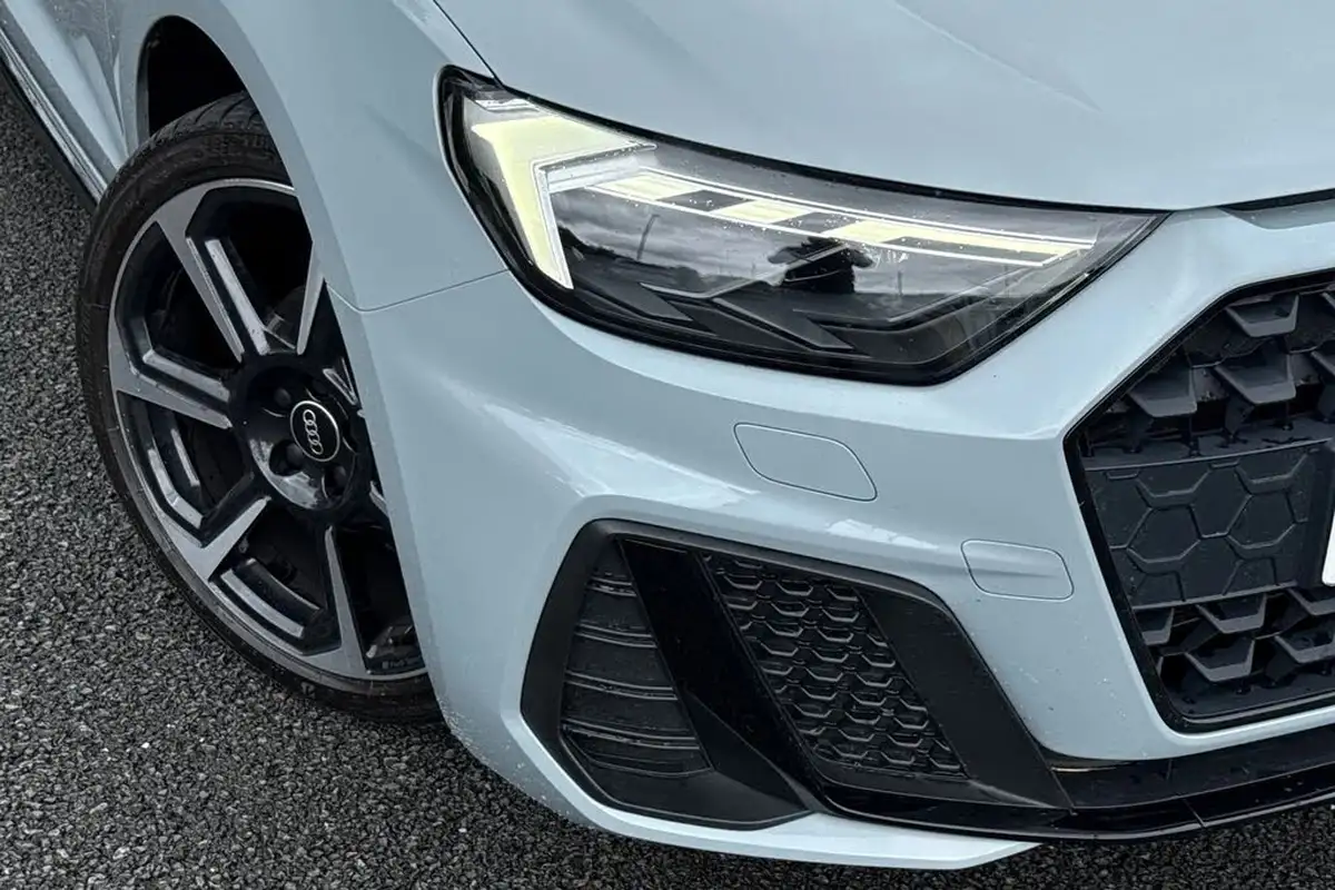 2021-audi-a1-10-25-tfsi-black-edition-big-24
