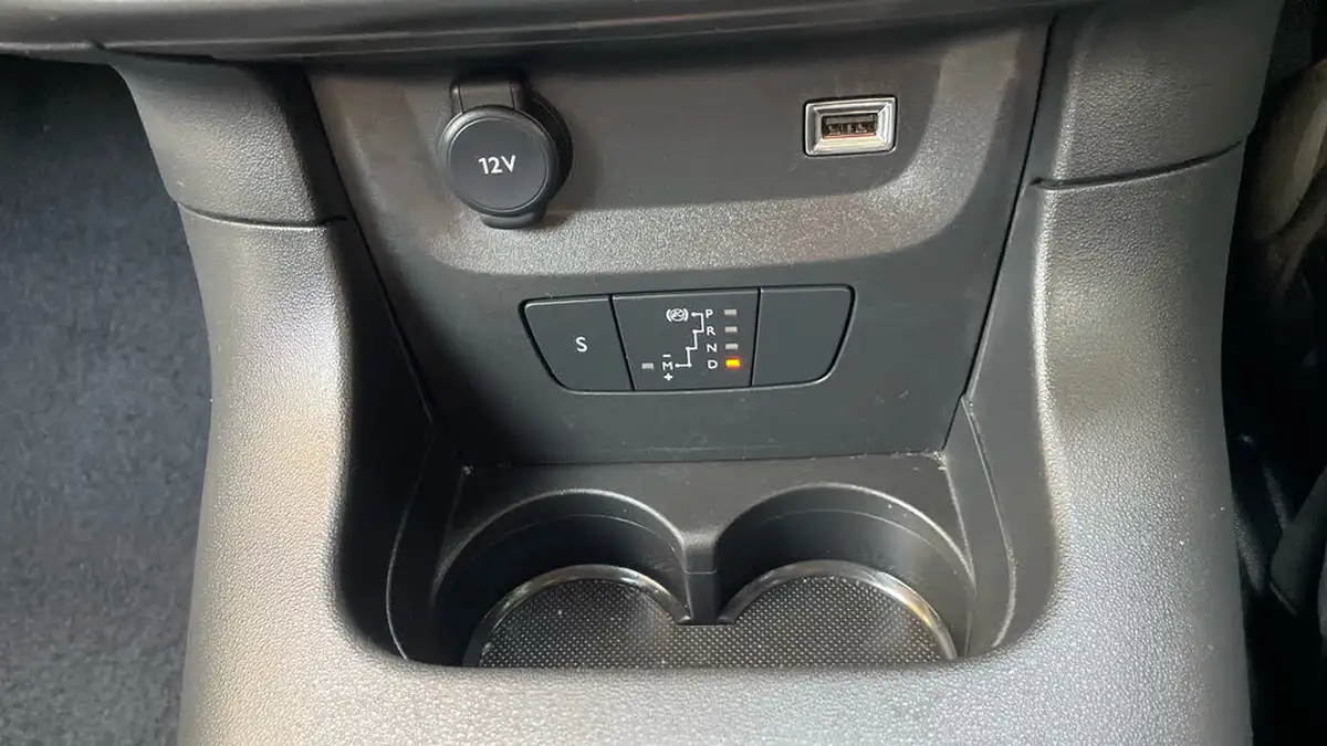 2023-citroen-c3-12-puretech-c-series-edition-110ps-ss-eat6-big-33