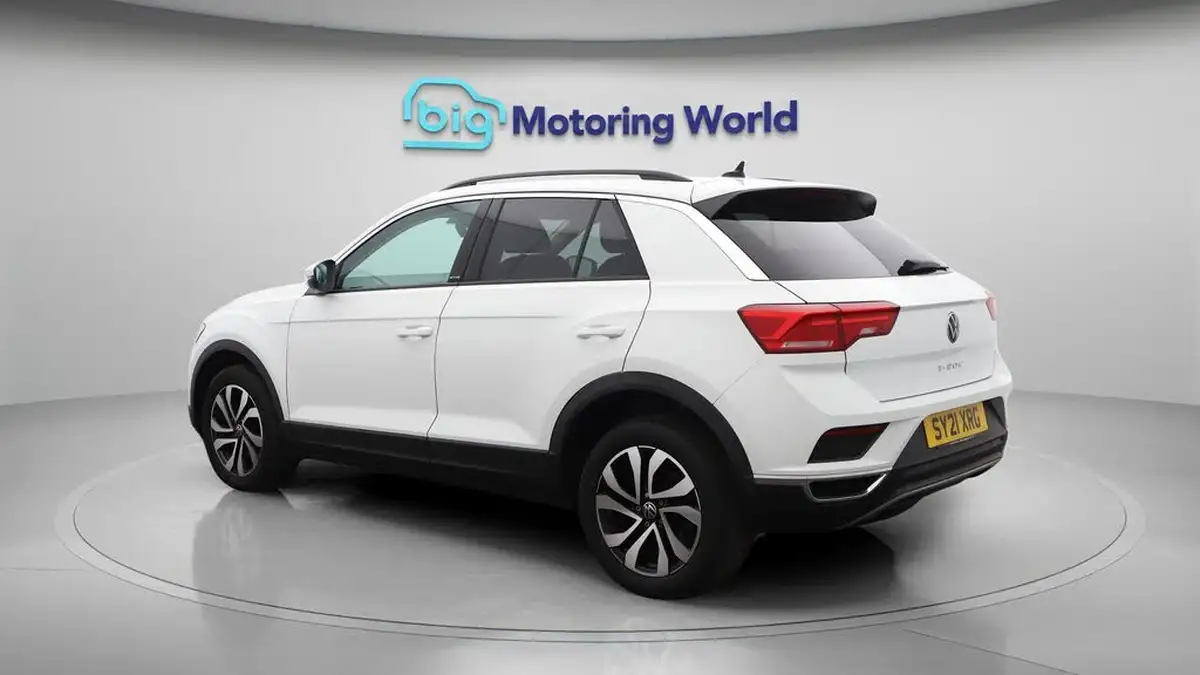 2021-volkswagen-t-roc-15-tsi-active-hatchback-5d-big-5