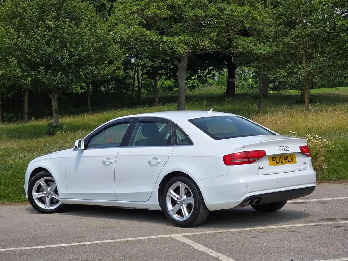 2012-audi-a4-20td-se-technik-136ps-big-4
