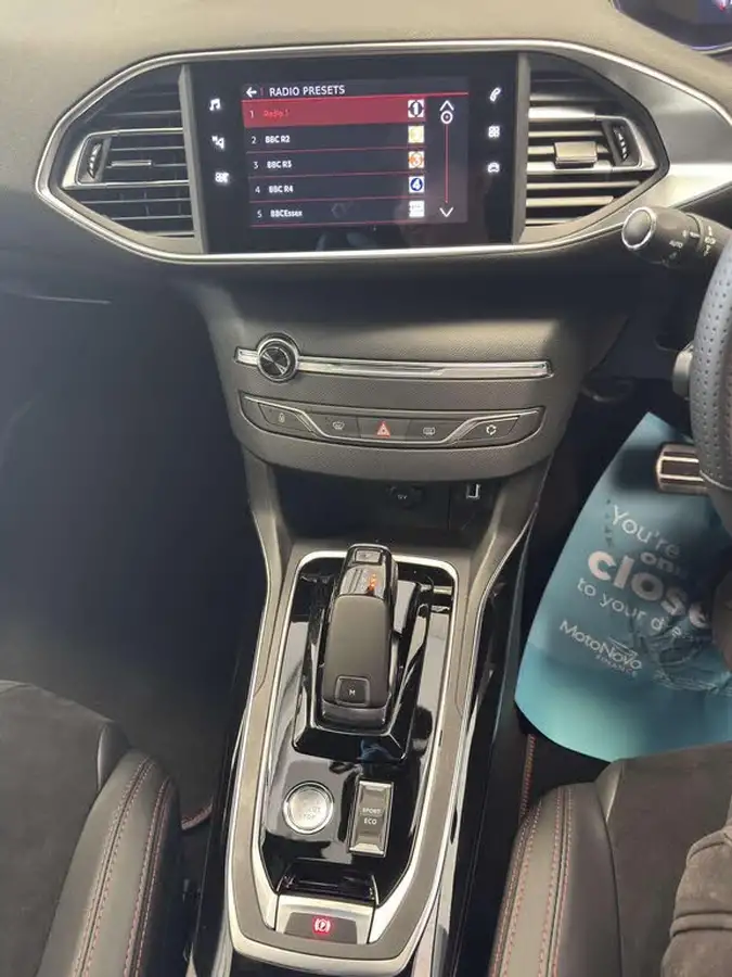 2021-peugeot-308-12-puretech-gt-premium-big-25