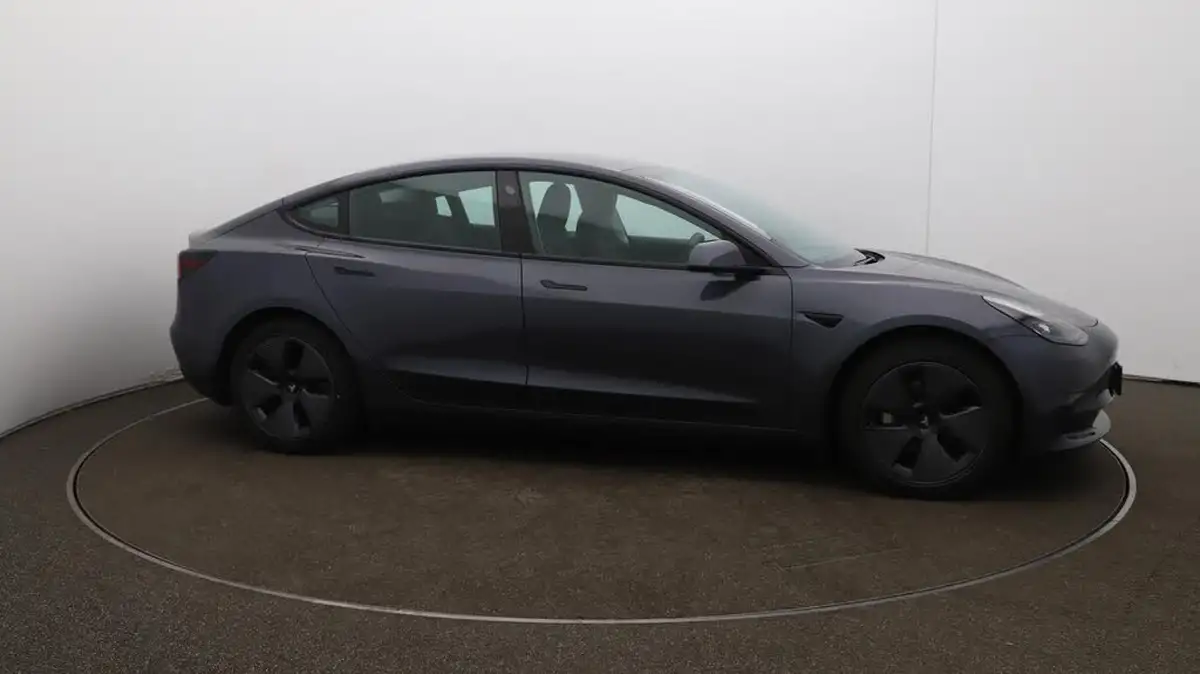 2021-tesla-model-3-e-long-range-awd-big-47