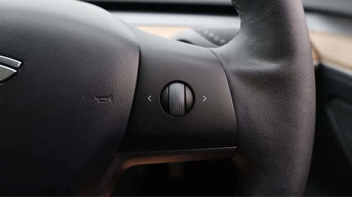 2021-tesla-model-3-e-long-range-awd-big-23