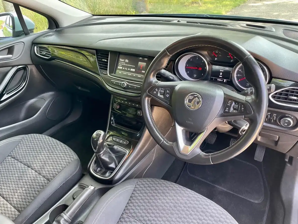2017-vauxhall-astra-16cdti-sri-110ps-hatchback-big-28