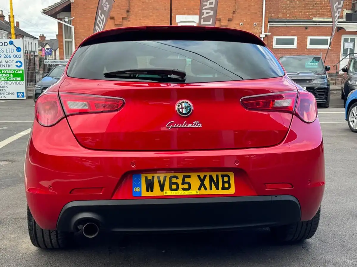 2015-alfa-romeo-giulietta-14-tb-qv-line-big-9