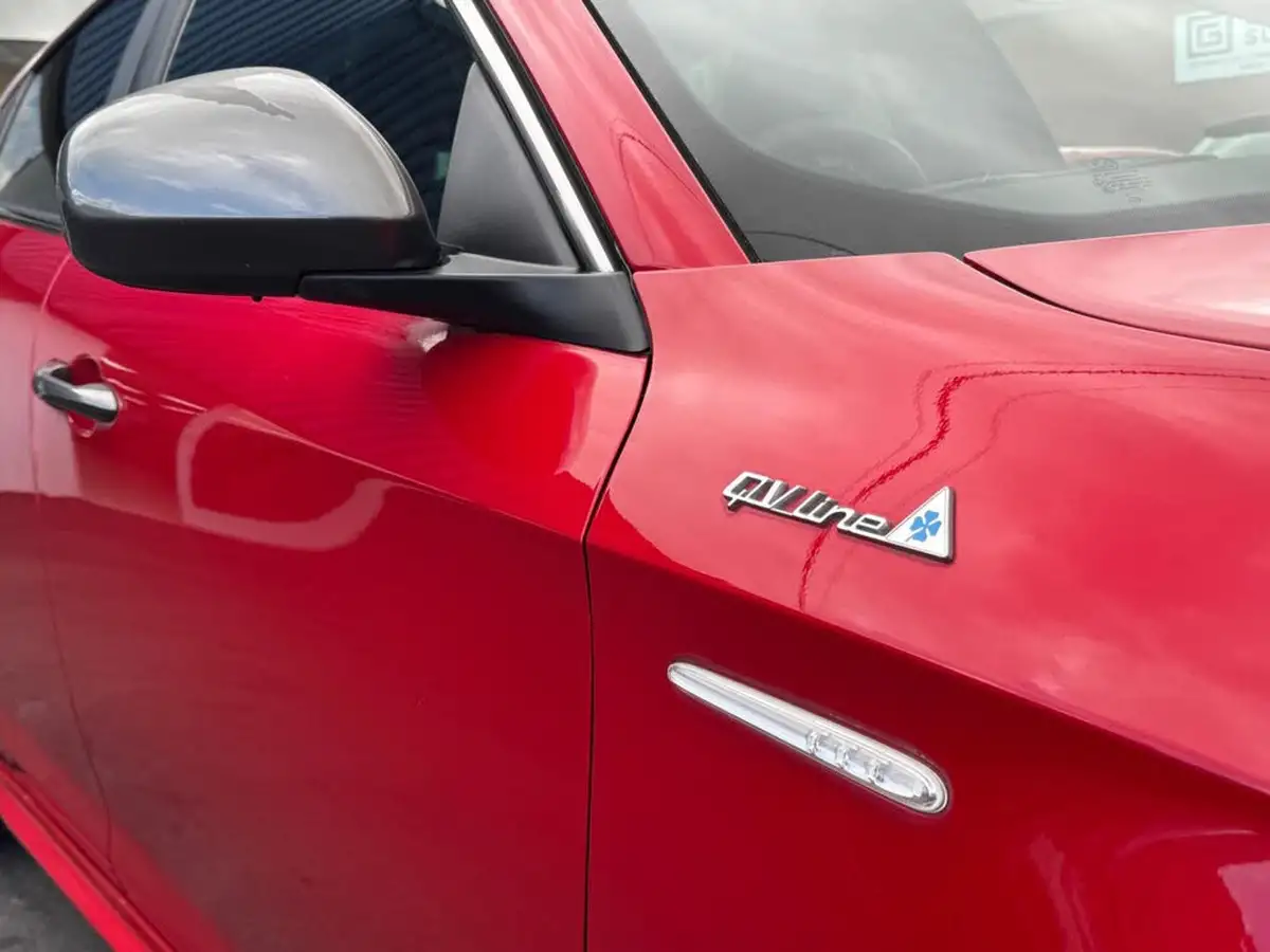 2015-alfa-romeo-giulietta-14-tb-qv-line-big-13