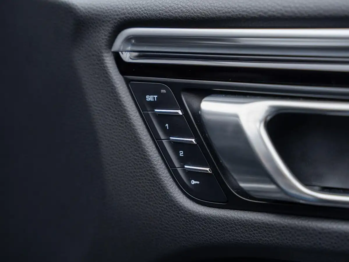 2020-porsche-macan-29-v6-turbo-big-8