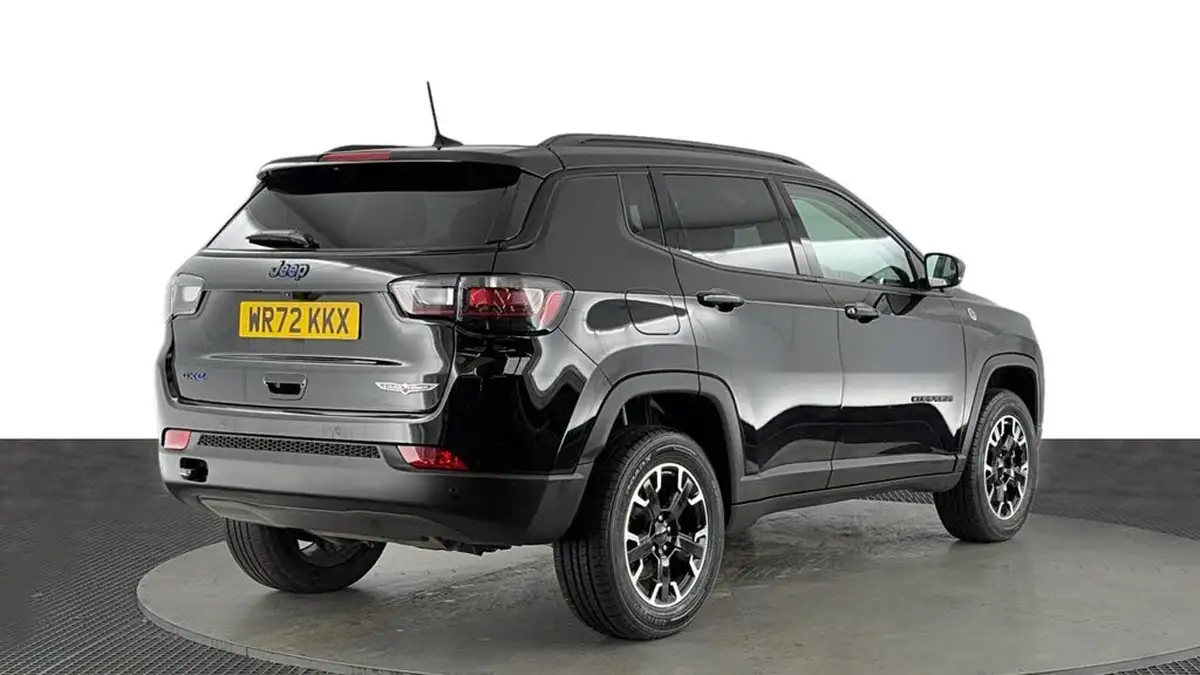 2022-jeep-compass-13-gse-trailhawk-big-3