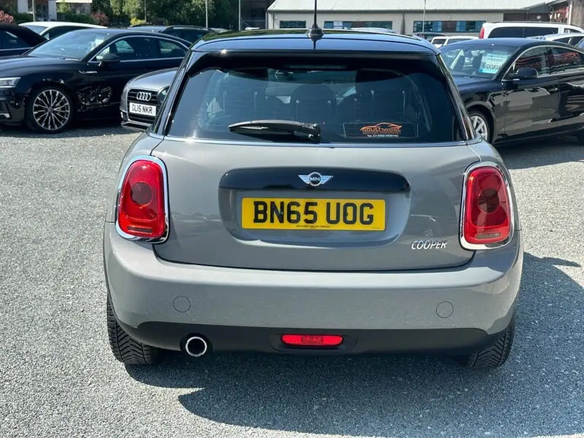 2015-mini-cooper-15-cooper-5d-big-45