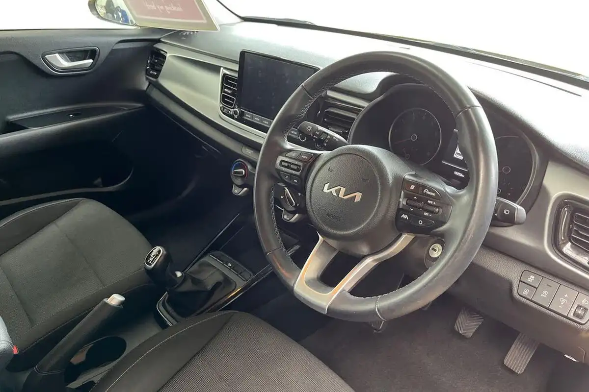 2023-kia-rio-10-t-gdi-2-big-9