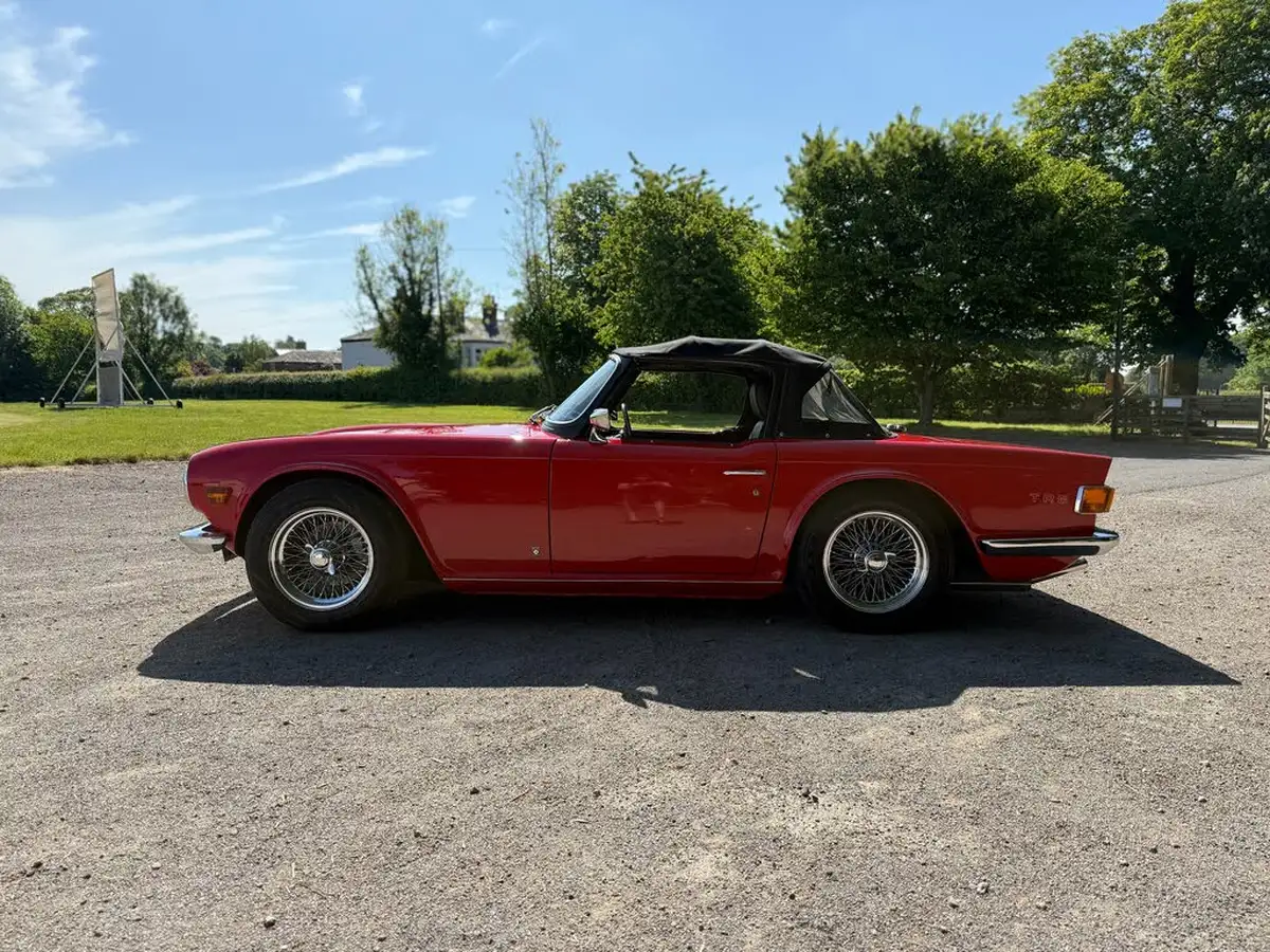 1971-triumph-tr6-convertible-big-13