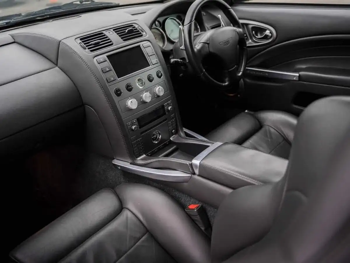 2006-aston-martin-vanquish-59-big-7