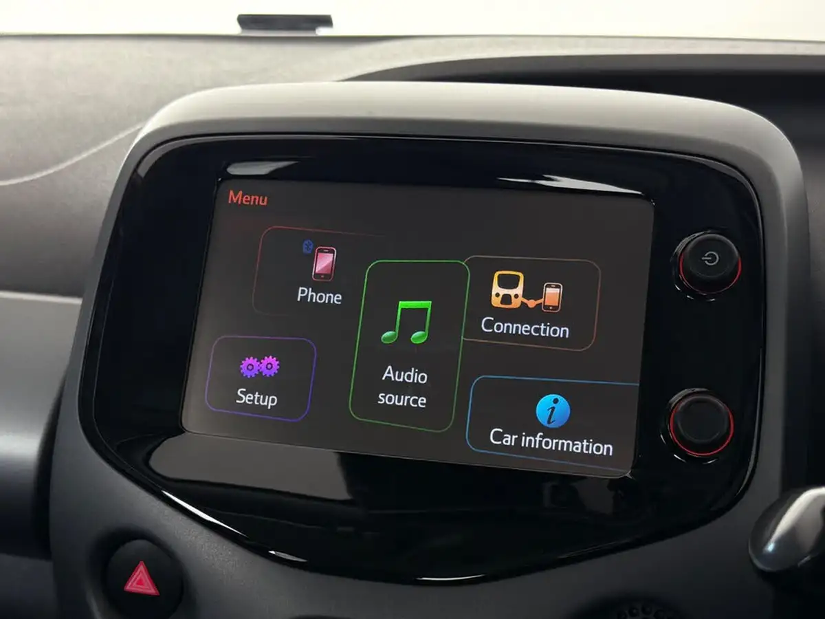 2018-toyota-aygo-10-vvt-i-x-play-68bhp-tss-5d-x-shift-big-29