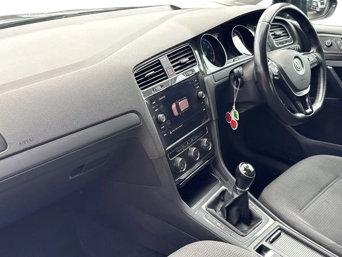 2018-volkswagen-golf-10-tsi-se-110ps-ss-hatchback-5d-big-8