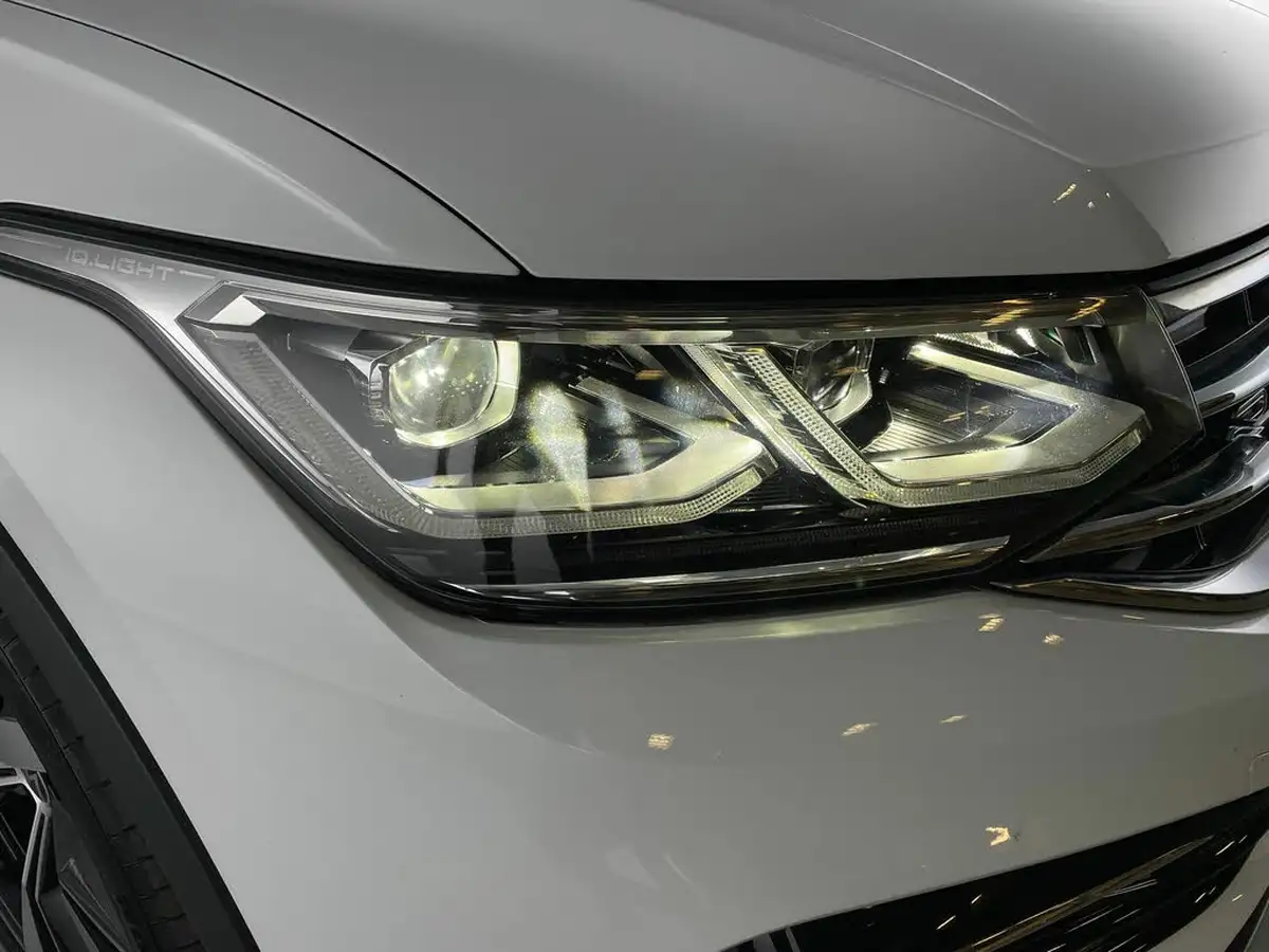 2021-volkswagen-tiguan-15-tsi-r-line-big-4