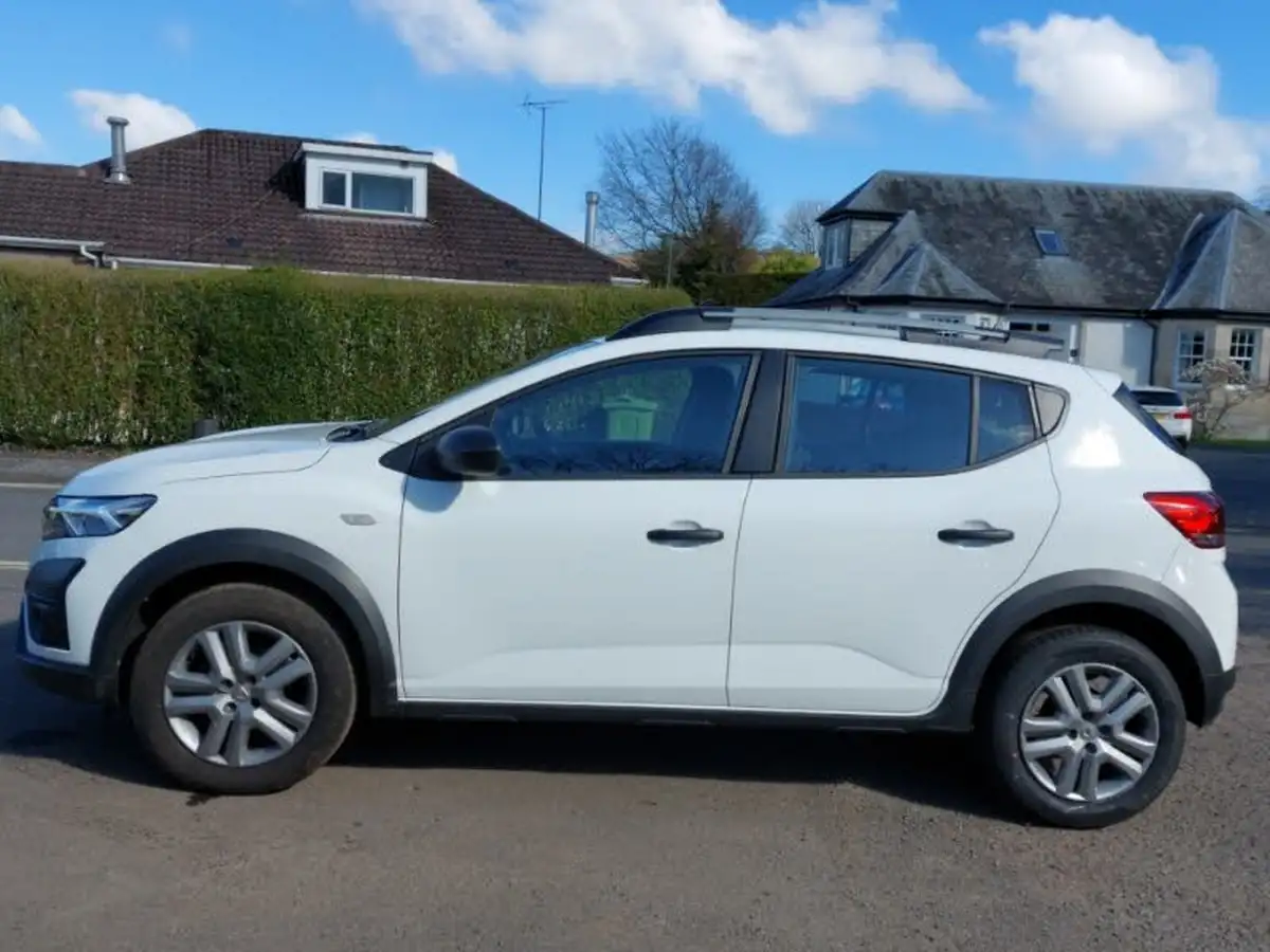 2022-dacia-sandero-stepway-10-tce-essential-90bhp-big-9