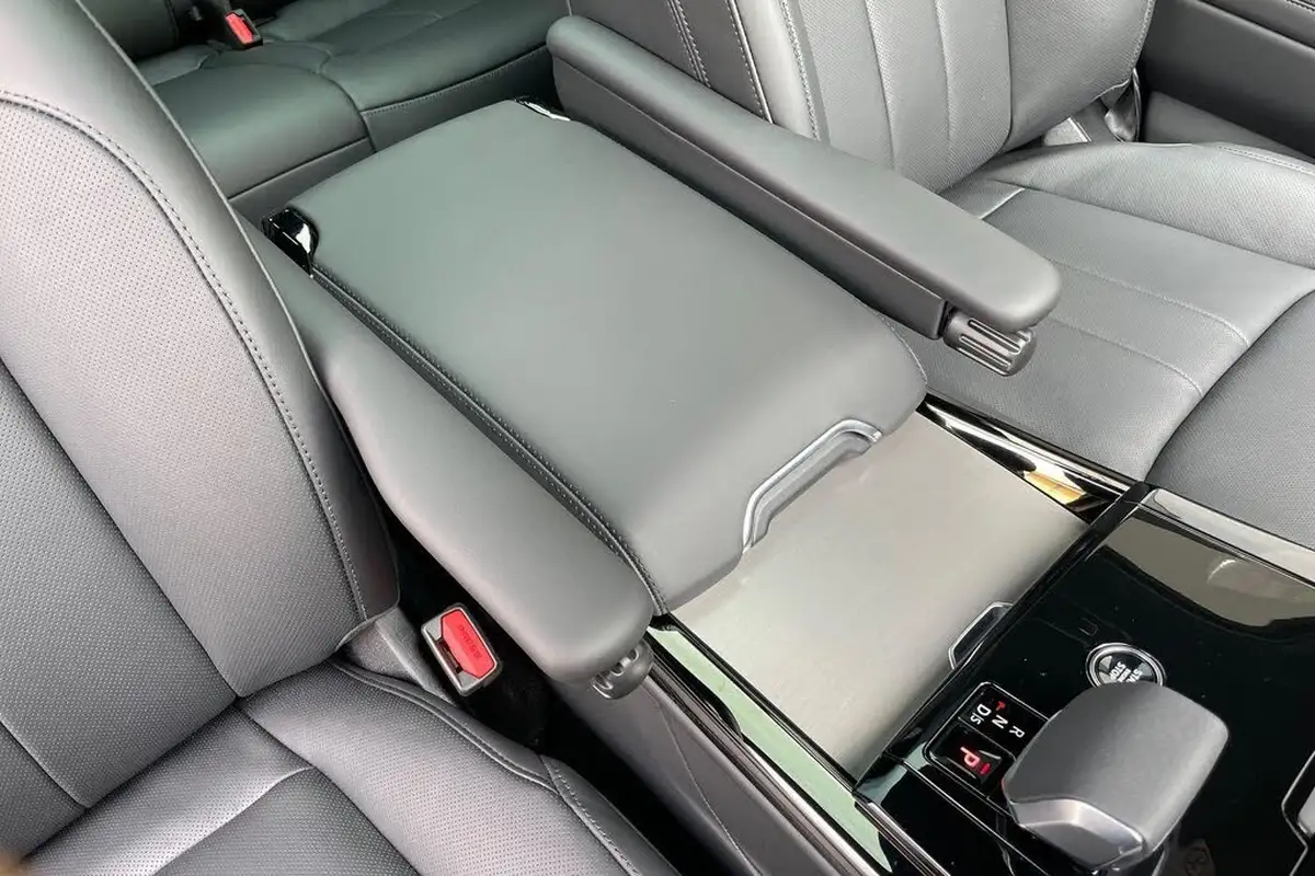 2025-land-rover-range-rover-sport-30-d250-edition-big-35