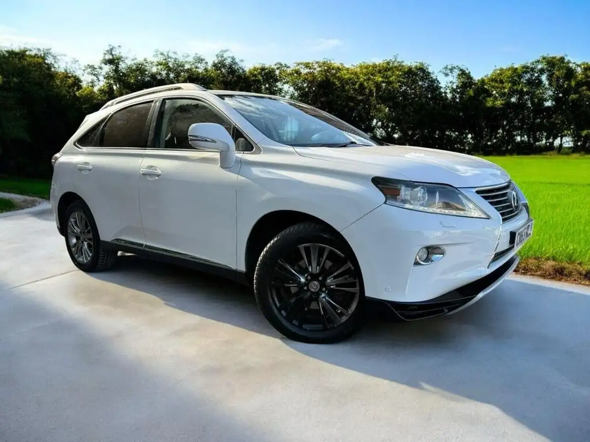 2013-lexus-rx-450h-35-luxury-big-3
