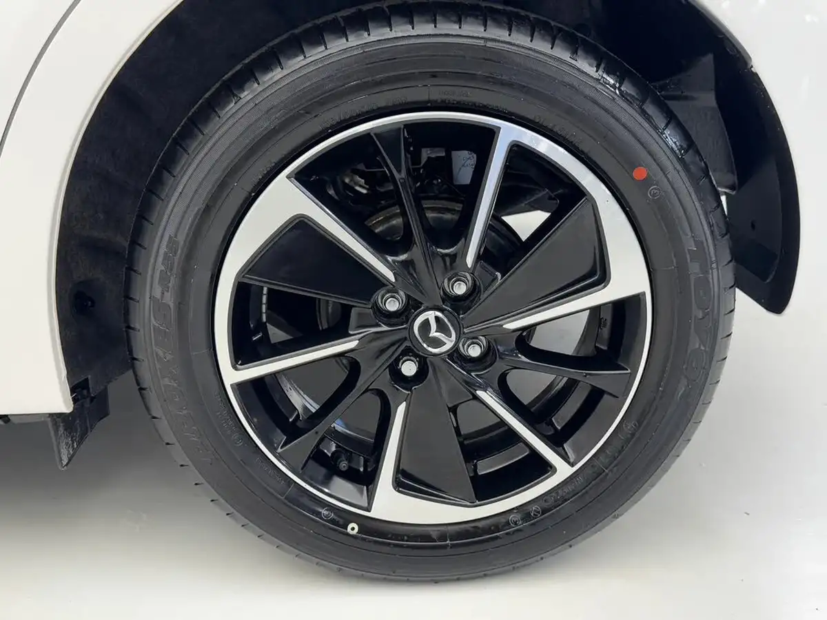 2025-mazda-mazda2-15-e-skyactiv-g-homura-aka-115ps-big-8