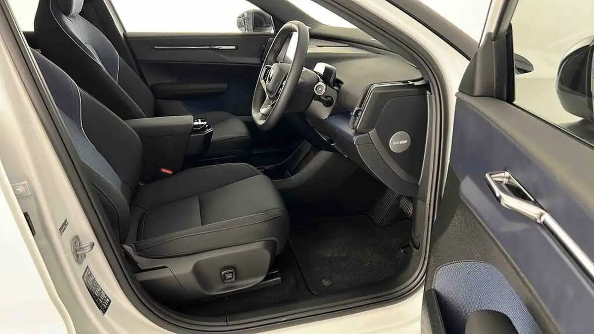 2024-volvo-ex30-e-single-motor-ultra-big-15