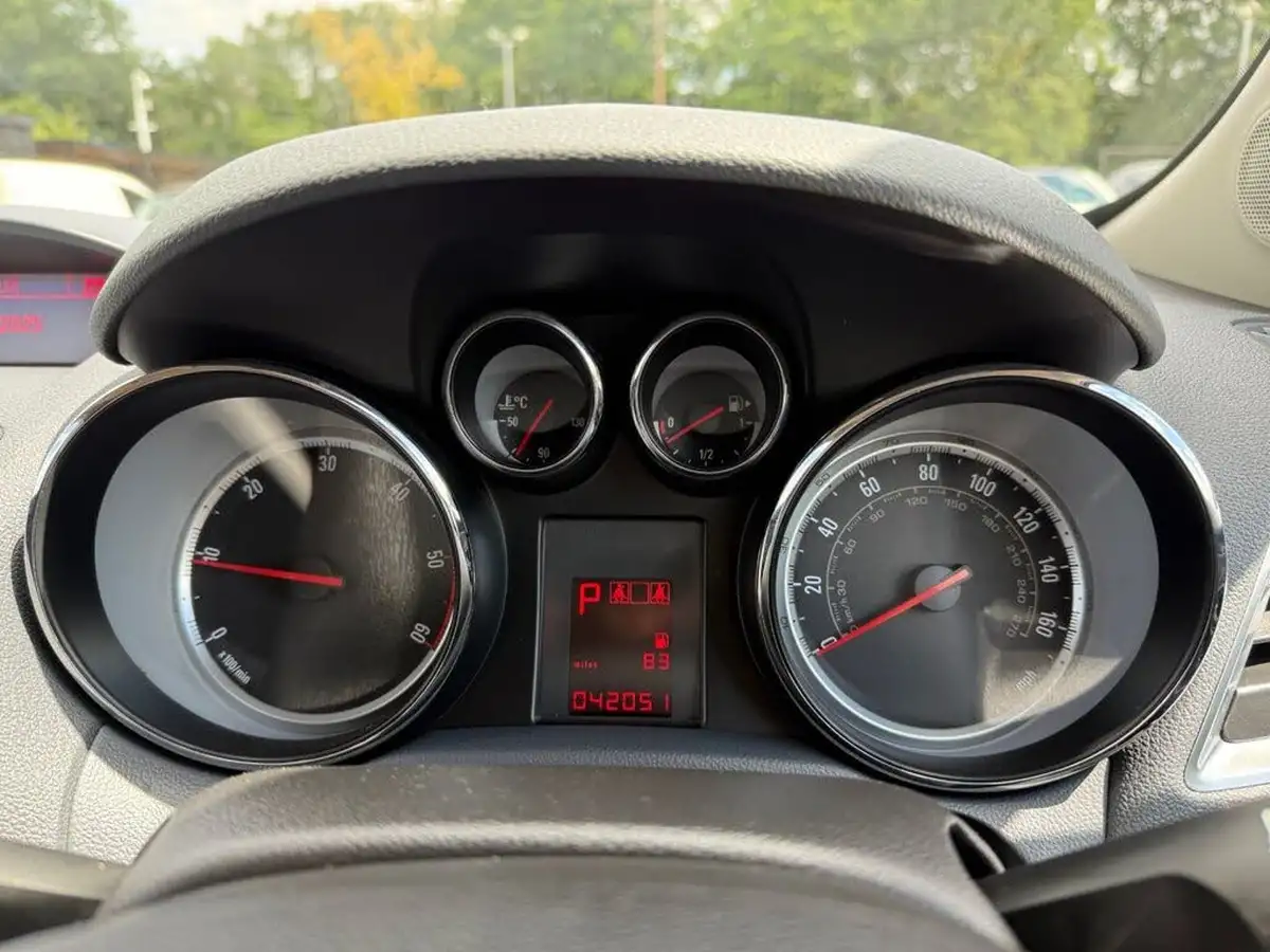 2014-vauxhall-mokka-17cdti-se-fwd-auto-big-28