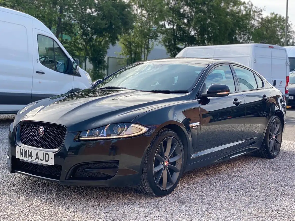 2014-jaguar-xf-22td-r-sport-200ps-saloon-4d-big-2
