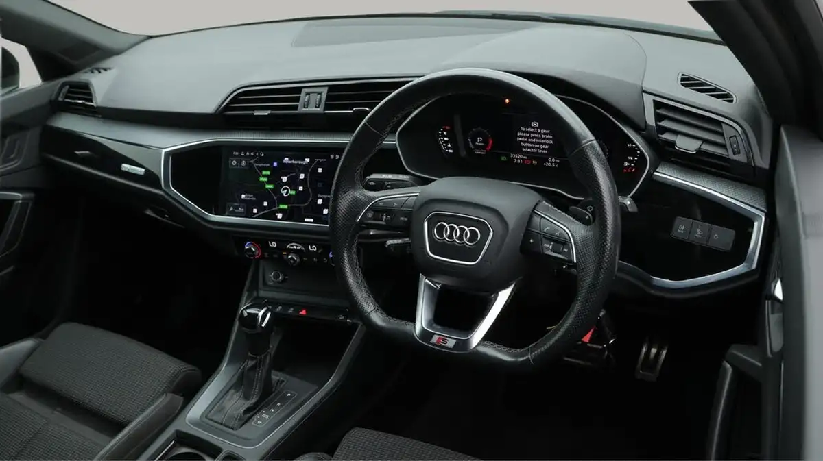 2021-audi-q3-15-35-tfsi-black-edition-codcomfort-sound-pack-station-wagon-big-10