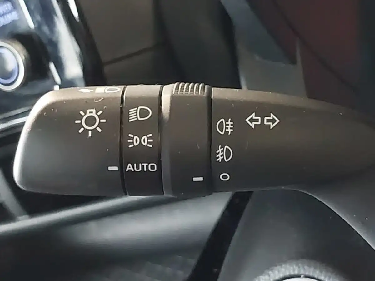 2022-toyota-yaris-cross-15-vvt-i-dynamic-big-17