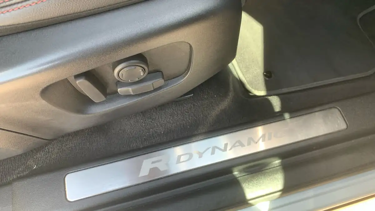 2022-land-rover-discovery-sport-20-d200-urban-edition-big-18