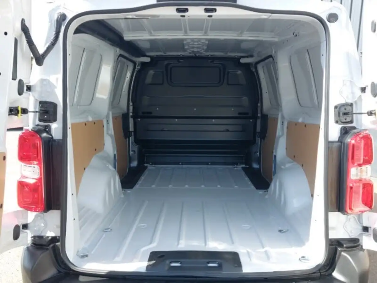 2024-peugeot-expert-15-bluehdi-professional-long-big-7